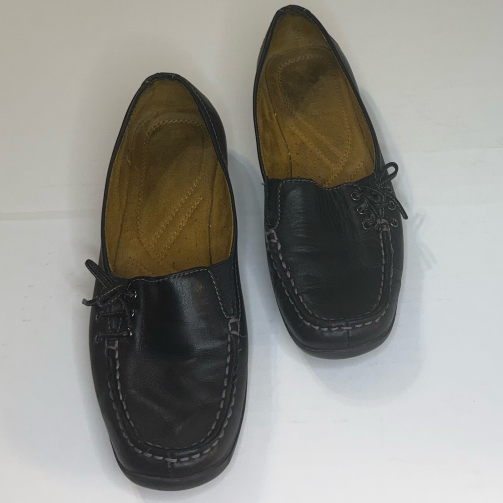 Naturalizer Women’s Black Leather Slip-On Loafers